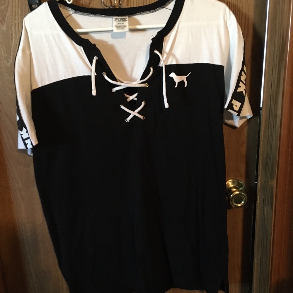 Vs lace up tee